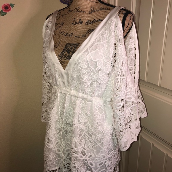 Boston Proper Tops - 💐Boston Proper Lace Top